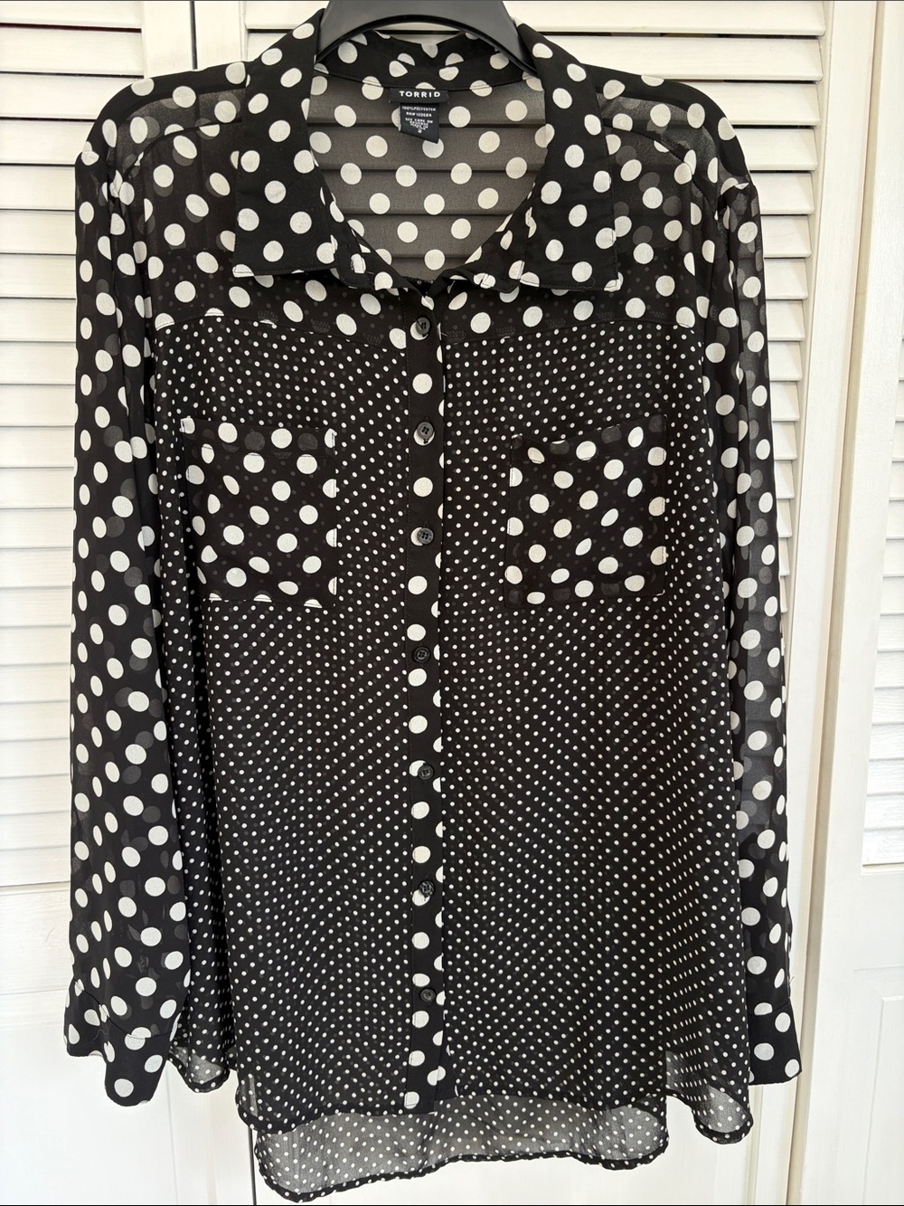 Torrid Women's Sz 2 (2X) Long Sleeve Sheer Chiffon Blouse Black White Polka Dot